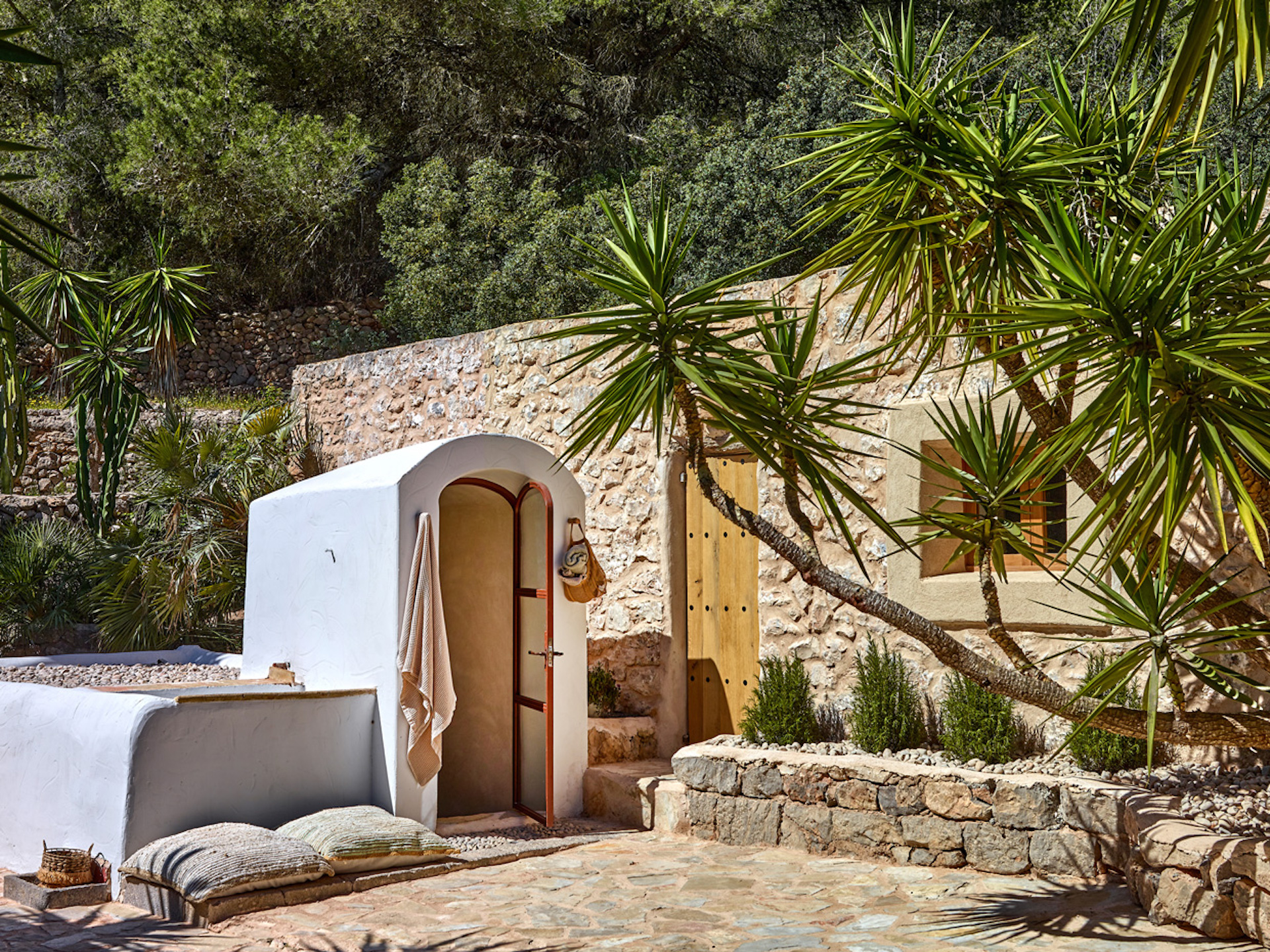 Resa Esatates for sale finca st rafael Ibiza modern 1 guesthouse .jpg